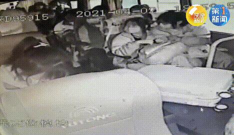 DƬ